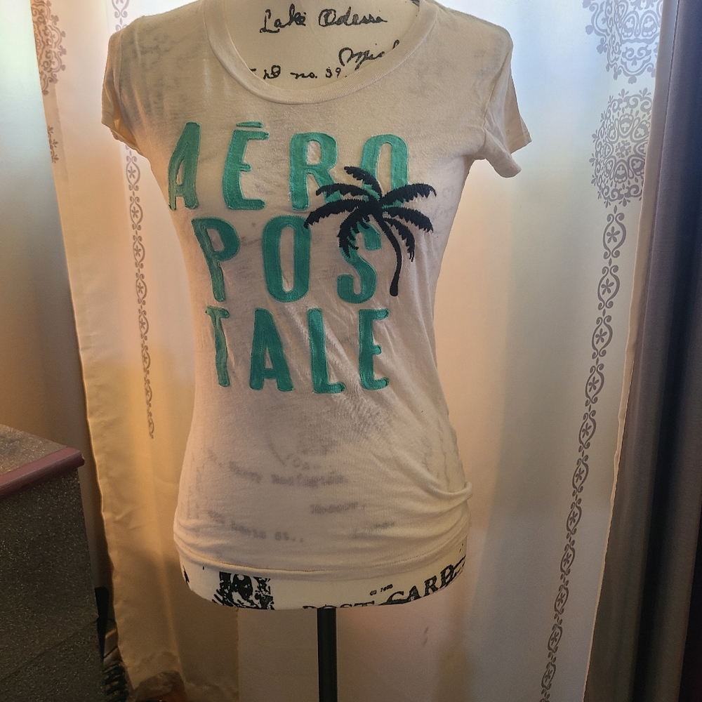 Aeropostale light t-shirt